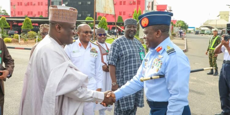 •Permanent Secretary, Federal Ministry of Defence, Federal Ministry of Defence (FMoD), Dr Ibrahim Kana, (l) being received by Chief Air Staff, Air Marshal Isiaka Oladayo Amao at the Airforce headquarters