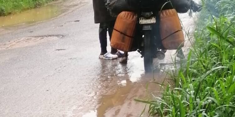 EXPOSED! | How Nigerians Smuggle Fuel on Motorcycles Daily to Benin Republic