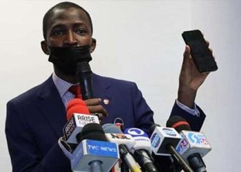 Naira Fall: Anyone Caught Hoarding Dollars will be Arrested, EFCC warns