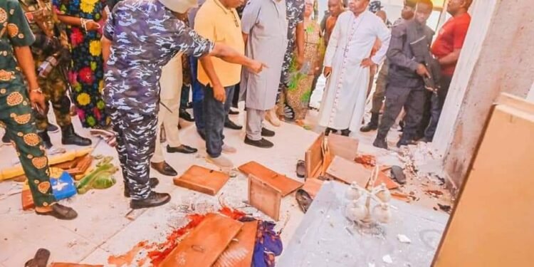 Akeredolu: Ebiras in Owo Involved in Kidnapping  •confirms arrest of 5 in Church massacre