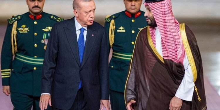 Saudi Arabia to Buy Armed Turkish Drones | METROWATCH