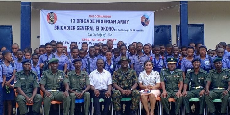 Nigerian Army Restates ‘Unalloyed Loyalty’ to Democratic Government | METROWATCH