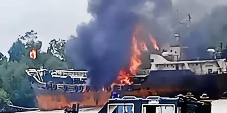 Oil Theft: Setting Stolen Oil Vessels on Fire Worsens Our Environment — Ijaw elders tell Tinubu | METROWATCH