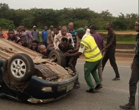 Two Persons  Escape Death in in Lagos-Ibadan Expressway Lone Accident | METROWATCH