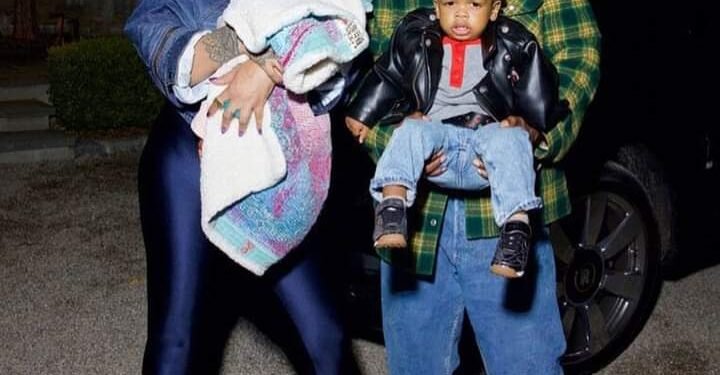 Rihanna, A$ap Rocky Share First Photos of Newborn, Riot | METROWATCH