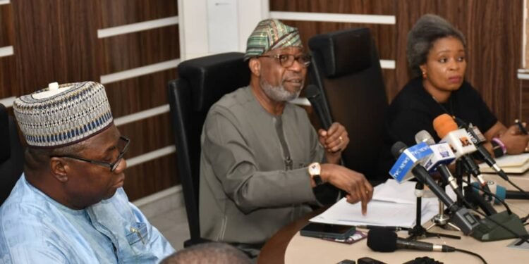 Dele Alake Says Solid Minerals will Contribute 50% to Nigeria’s GDP | METROWATCH