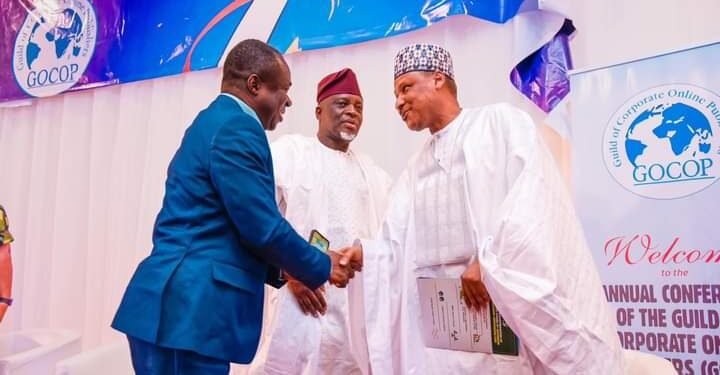 Uche Uwaleke, Prof of Capital Market, Predicts When Naira will Firm up | METROWATCH