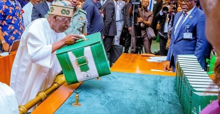 President Bola Tinubu Presents N27.5 Tr 2024 Budget to National Assembly | METROWATCH