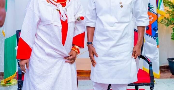 PHOTOS | Sanwo-Olu Hosts Oba of Benin in Lagos | METROWATCH