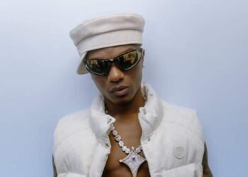 Wizkid to Gift Children N100m for Christmas | METROWATCH