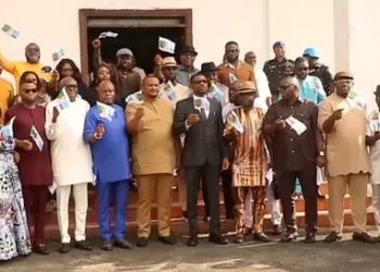 Rivers Defections: Chukwuemeka Eze, Amaechi’s Ally, Welcomes 27 pro-Wike Lawmakers to ‘Cancerous APC’ | METROWATCH