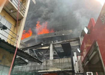 Mandilas House Inferno: Lagos Govt Says Firefighters on Ground | METROWATCH