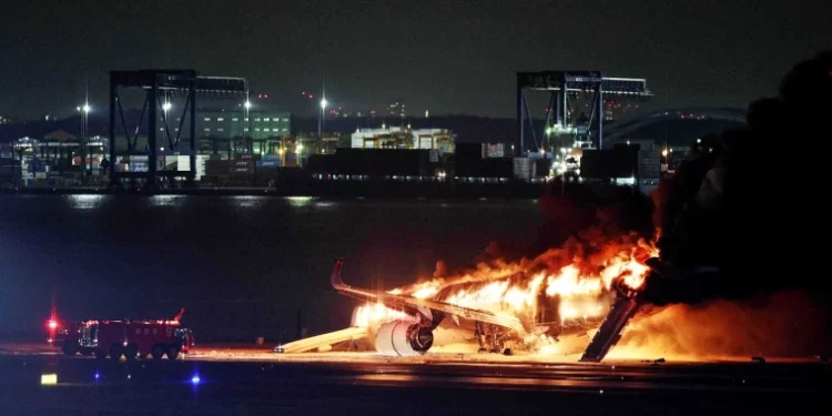 400 Passengers Evacuate Safely as Plane Bursts into Flames in Japan | METROWATCH