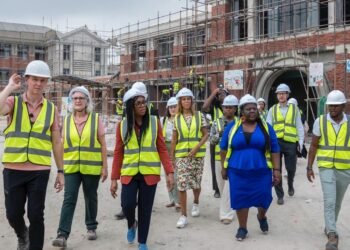 UK Minister Kemi Badenoch Tours Country’s First Independent School in West Africa | METROWATCH
