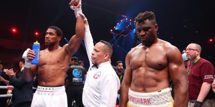 Anthony Joshua Destroys Ngannou with 2nd Round Knockout | METROWATCH