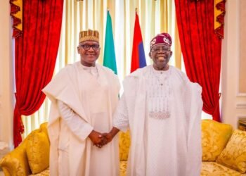 Tinubu Greets Aliko Dangote at 67 | METROWATCH