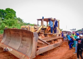 EDO 2024 |  Okpebholo Launches  Road Project to Link 2 LGs in Esan Land — ready in 4 months | METROWATCH