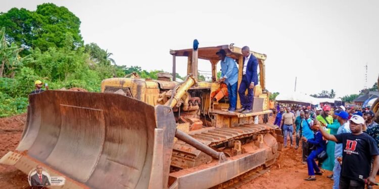 EDO 2024 |  Okpebholo Launches  Road Project to Link 2 LGs in Esan Land — ready in 4 months | METROWATCH