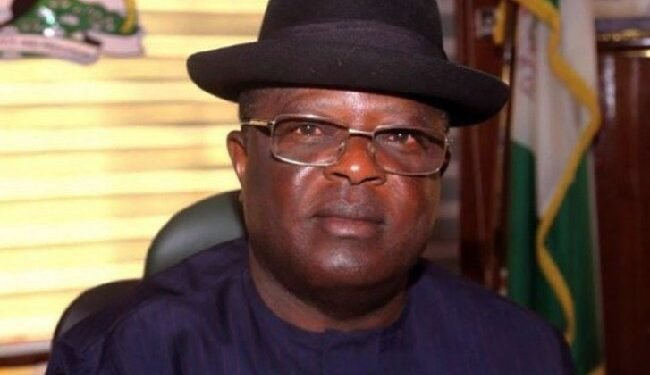 Dave Umahi, Nigerian Minister of Works, Says ‘I Didn’t Walk Out on Journalists’ | METROWATCH