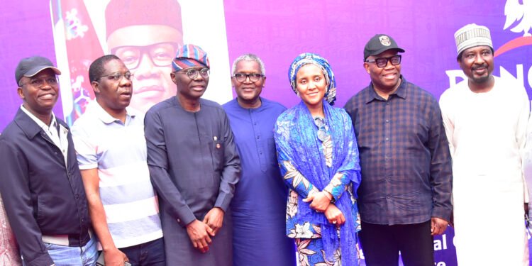 Refinery: It’s a Shame, What Nigeria Couldn’t Do, Dangote Has Done it , Says Akpabio | METROWATCH