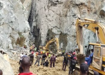 Nigerian Government Mobilises Responders to Crashed Mining Site in Niger State | METROWATCH
