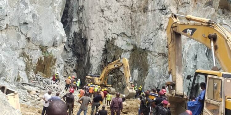 Nigerian Government Mobilises Responders to Crashed Mining Site in Niger State | METROWATCH