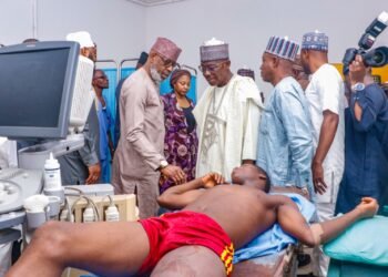 Mine Pit: Alake Condoles and Supports Victims with N50m, Recommits to Enforcing Miners’ Insurance | METROWATCH