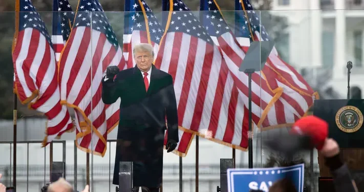 US 2024 | Trump Can’t Be Prosecuted — U.S. Supreme Court rules former president has immunity for official acts | METROWATCH