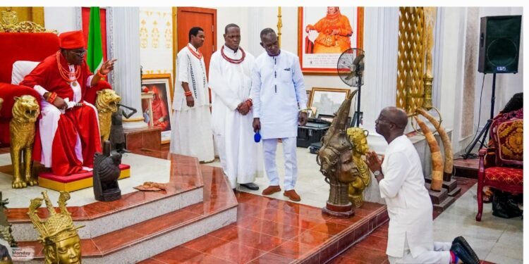 EDO 2024 | PHOTOS: Okpebholo Celebrates with Oba of Benin on Return of Stolen Artefact from U.S. —  gets royal blessing | METROWATCH