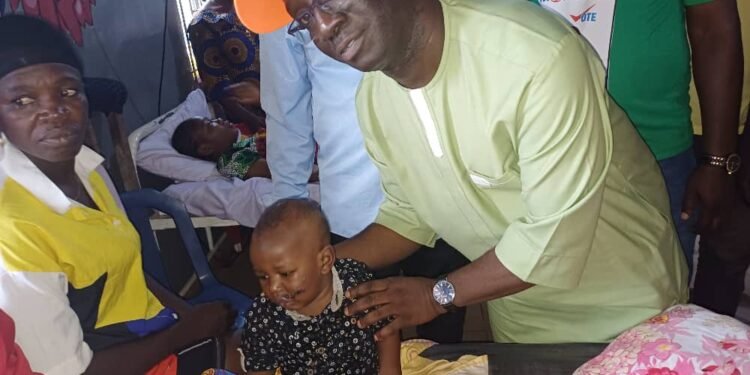 PHOTOS | Okpebholo Visits Victims of Jattu Market Incident, Pays Their Medical Bills, Drops N10m to Clear the Debris | METROWATCH