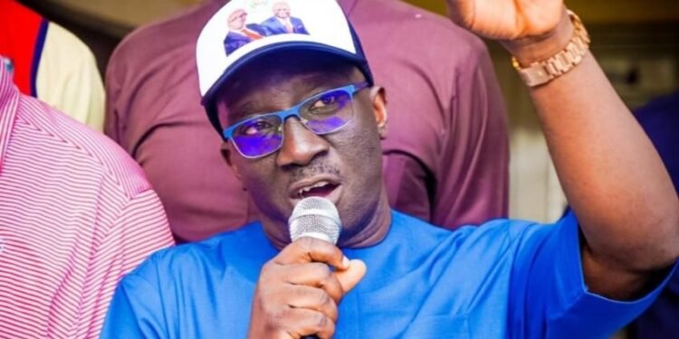 EDO 2024 | Okpebholo Donates N25m on-the-spot to Church Building Project in Benin, Ighodalo Promises N20m | METROWATCH