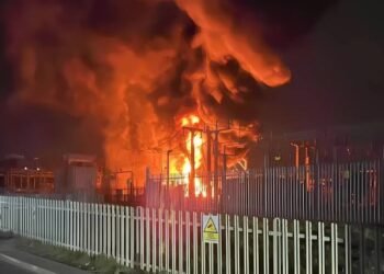 BREAKING | Flight Chaos after Huge Fire Causes Power Outage at Heathrow Airport