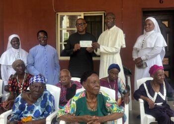 Peter Obi Visits St. Martin’s Orphanage and Home for the Lonely Adults, Donates N10 Million