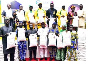 Aliko Dangote Foundation Distributes 40,000 Bags of Rice to People Living with Disabilities, vulnerable in Ogun Others