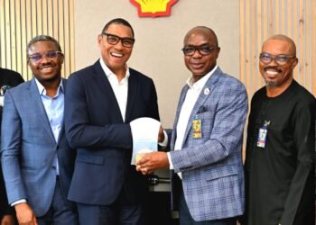 Oil Industry Group, PETAN Honour SNEPCo MD with Award of Excellency