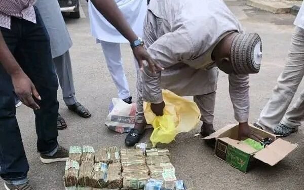 Security Officers Nab Suspected Vote Buyer with N25.9m Cash in Kaduna