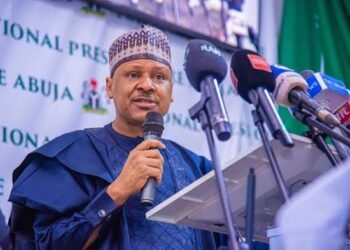 NOA Celebrates Information Minister at 60