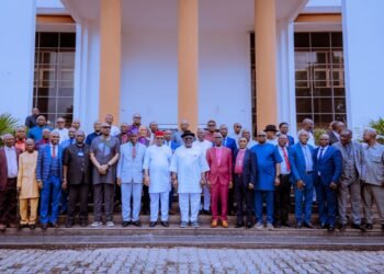 Delta State Governor, Rt. Hon. Sheriff Oborevwori (8th left); his Deputy, Sir Monday Onyeme (7th left); Bishop Chuka Agwuegbo (6th left); Secretary to the State Government, Dr. Kingsley Emu (5th left); Chairman, Pentecostal Fellowship of Nigeria (PFN), Delta State, Bishop Abos Willie (8th right); Deputy PFN Chairman, Delta State, Bishop Sam Oyede (7th right); Chief of Staff, Government House, Prince Johnson Erijo (6th right), alongside other top government functionaries and members of the PFN Executive Committee, Delta State, shortly after a special prayer session with the Governor at Government House, Asaba, on Wednesday. Photo: Bripin Enarusai.