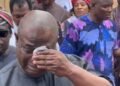 Yinka Quadri Weeps as Taiwo Hassan ‘Ogogo’ is Laid to Rest