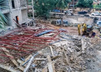 One Feared Dead, 4 Rescued as Uncompleted Building Collapses in Enugu